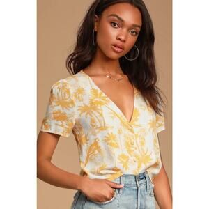 Lulu’s Yellow White Tropical Print Button Down Short Sleeve Hawaiian Size Small